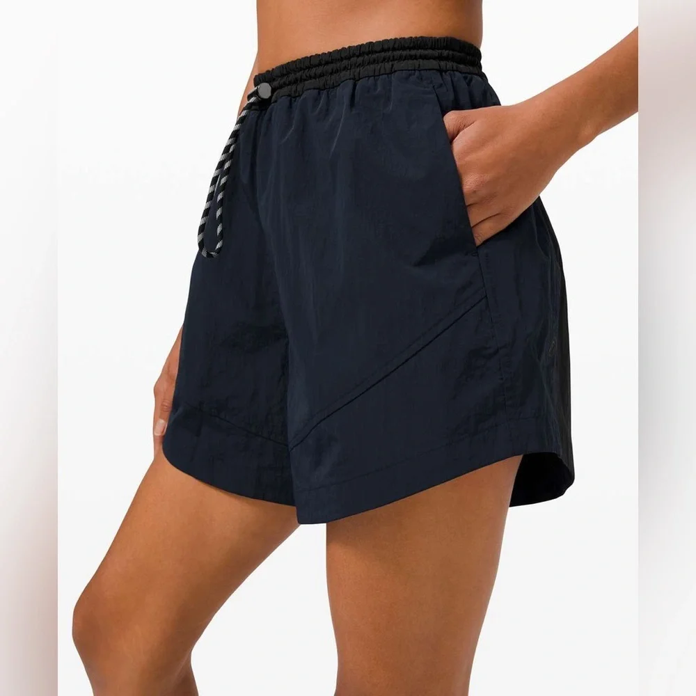 Lululemon Evergreen Short True Navy / Black